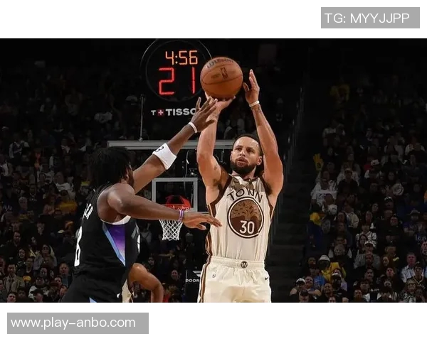 库里全场最高27分表现出色罚球命中率高达90三分球也有亮眼发挥